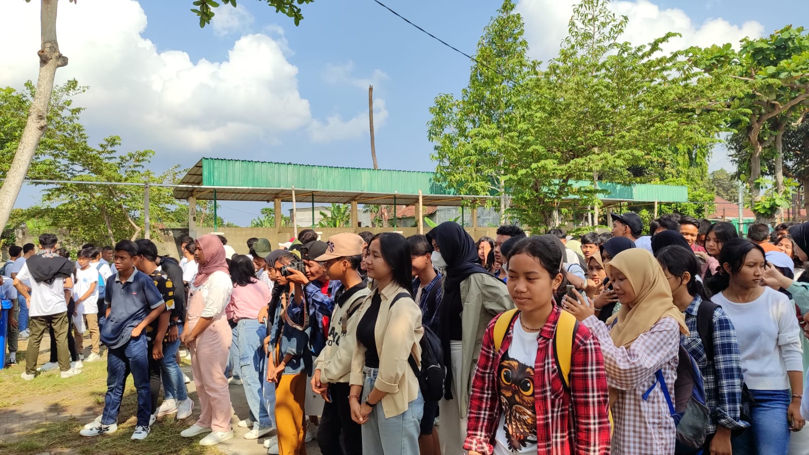 SMPN 7 Mataram Menerapkan Project Based Learning Pada Outing Class Ke ...