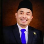 Ketua Komisi II DPRD Lombok Barat H. Husnan Wadi memberikan keterangan terkait desakan penunjukan Plt Direktur PT Air Minum Giri Menang.