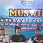 Peserta MUSWIL Perdana Garda Sasak Indonesia NTB bersama Ketua DPW terpilih Roby Satriawan di Mataram