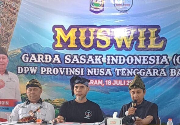 Peserta MUSWIL Perdana Garda Sasak Indonesia NTB bersama Ketua DPW terpilih Roby Satriawan di Mataram
