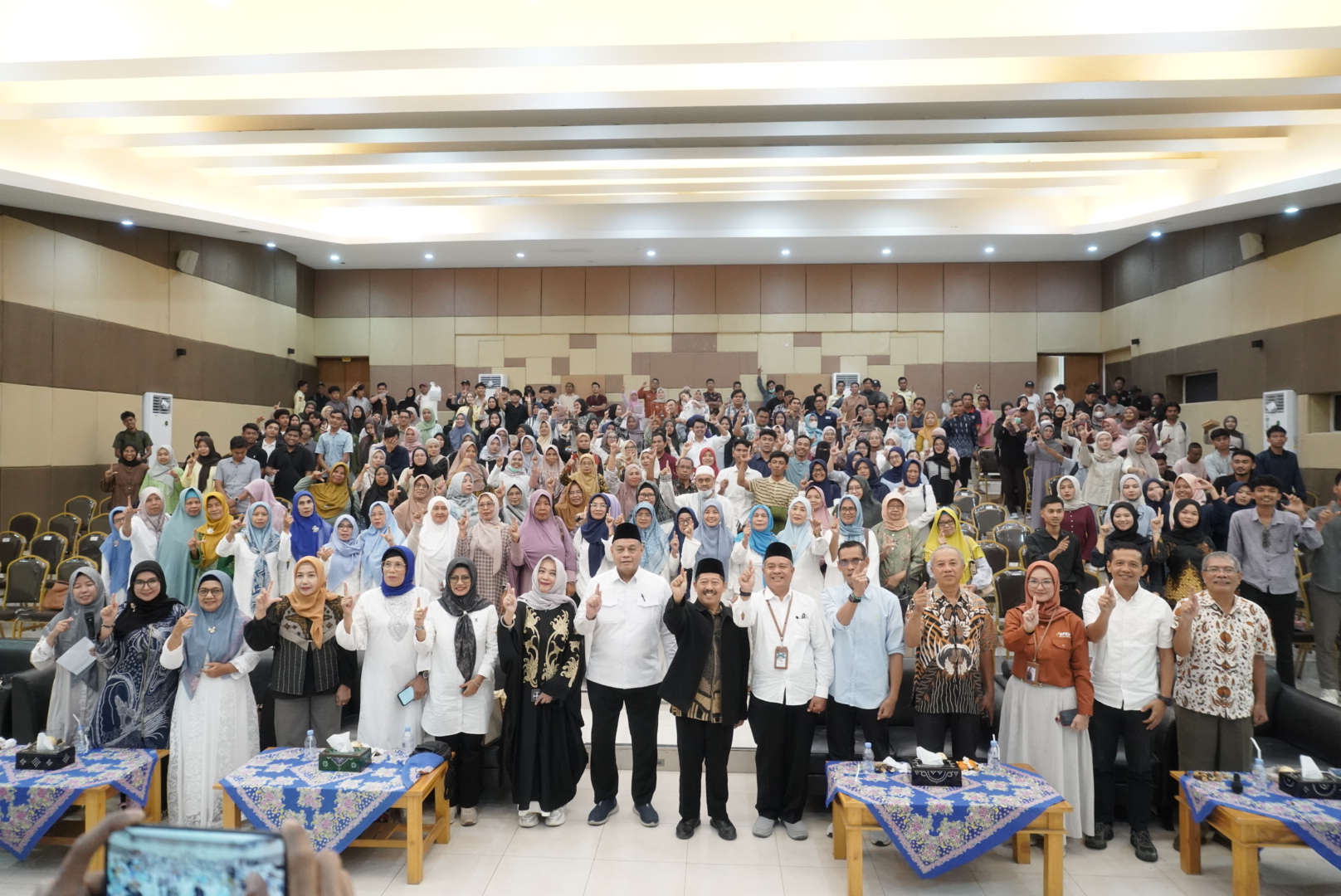 Diseminasi Strategi Pengelolaan dan Pengawasan Keuangan Haji BPKH RI di Gedung Teater Ahmad Firdaus Sukmono Universitas Islam Al-Azhar.