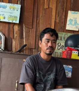 Atlet Lombok Tengah peraih medali Porprov NTB 2026 bersama pelatih usai pertandingan