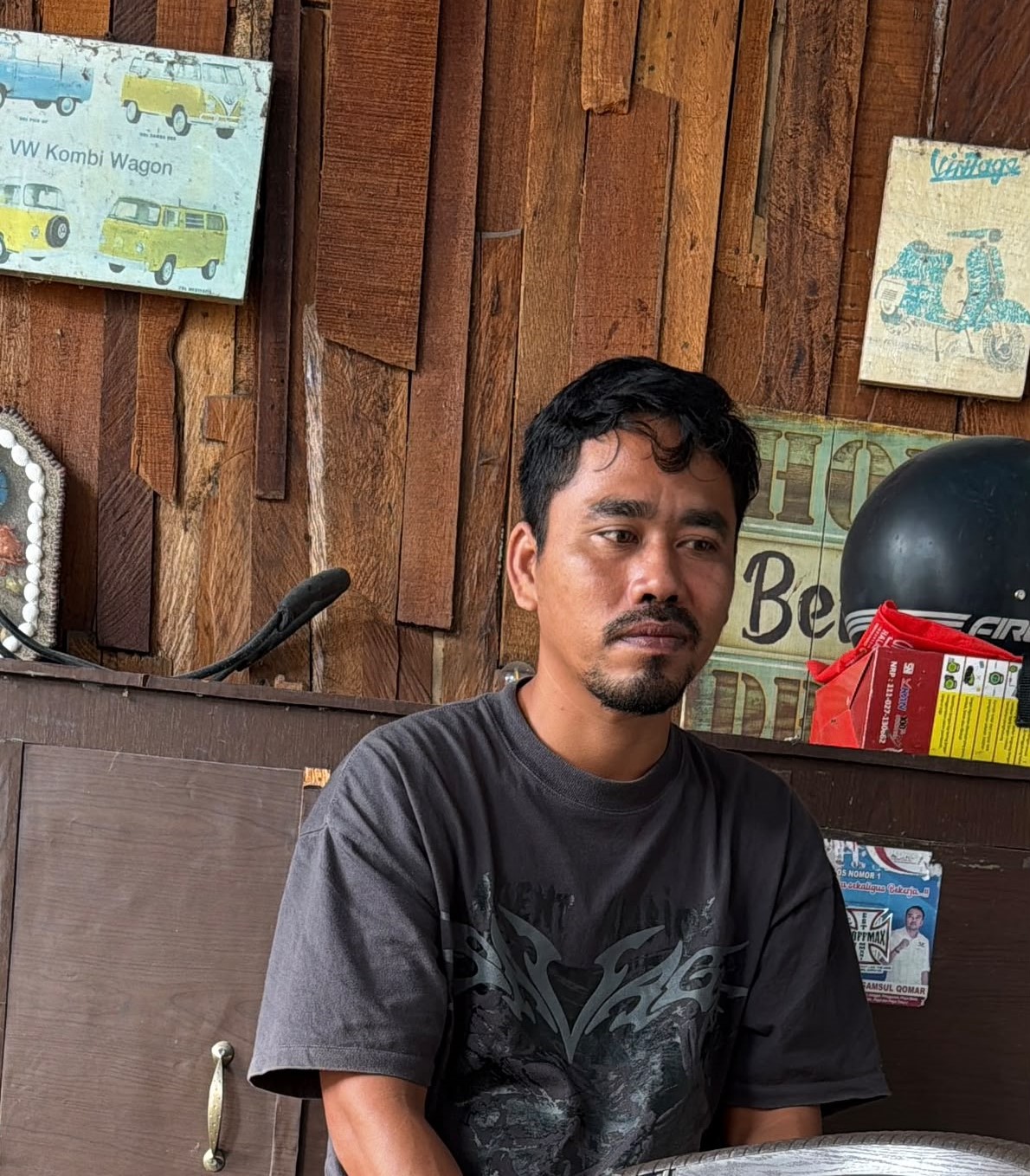 Atlet Lombok Tengah peraih medali Porprov NTB 2026 bersama pelatih usai pertandingan