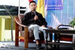 Erwin Irawan saat menjadi narasumber talkshow PKKMB Fakultas Pertanian Unram 2026