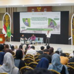 129 calon wisudawan UNIZAR mengikuti seminar persiapan karier