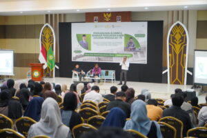 129 calon wisudawan UNIZAR mengikuti seminar persiapan karier
